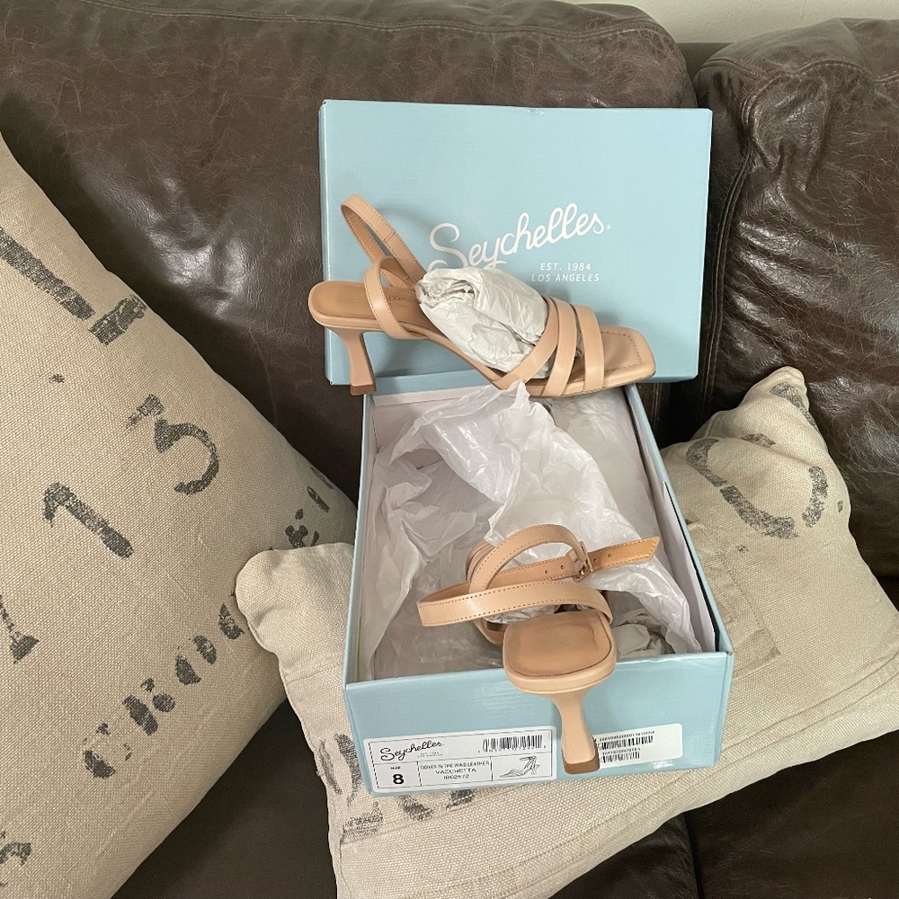Sandals tan-colored size 8 (US)